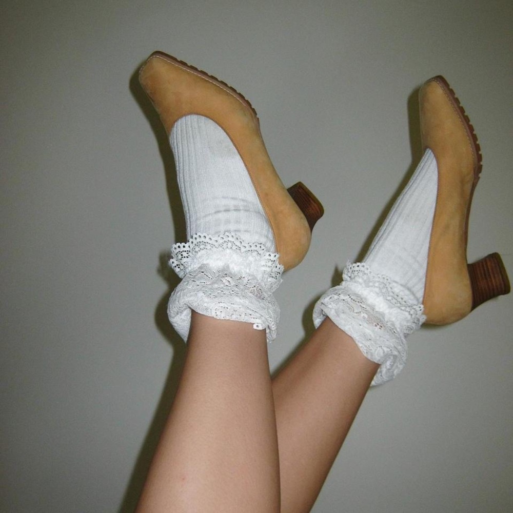 Vintage suede yellow kitten heels